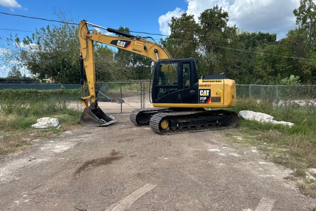 heavy duty excavator 313F for rent at our Spring store